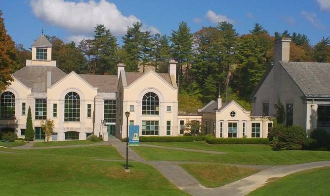 印第安泉中學(xué)Indian Springs School